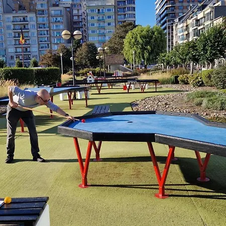 Apartment Paradis Zeedijk 4 *